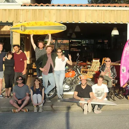 Hostel Cheeky Family *